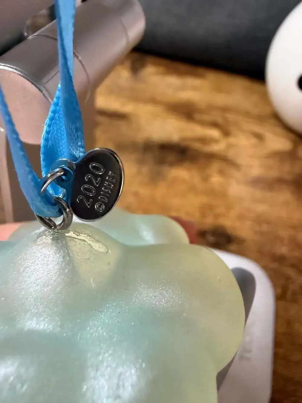 Disney Store Sketchbook Dumbo Flying in Clouds Ornament 2020 EUC